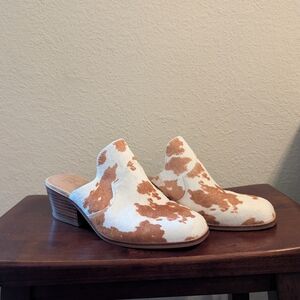 Crown Vintage Cow Print Women's Mules - 7.5 M
